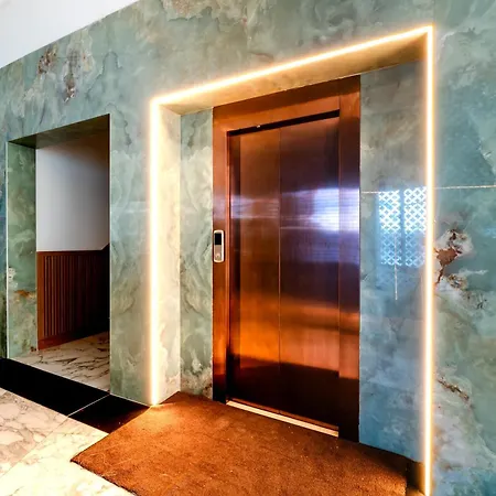 Infinity Seaview White Titanic With Underground Parking *