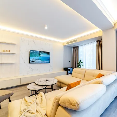Infinity Seaview White Titanic With Underground Parking Apartament *